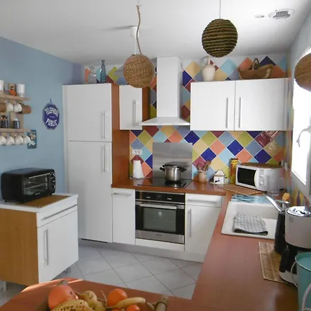 : Maison 5 Pers, Jardin, Animaux Admis - Fr-1-823-43 Hébergement de vacances *