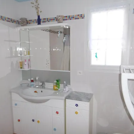 : Maison 5 Pers, Jardin, Animaux Admis - Fr-1-823-43 Hébergement de vacances *