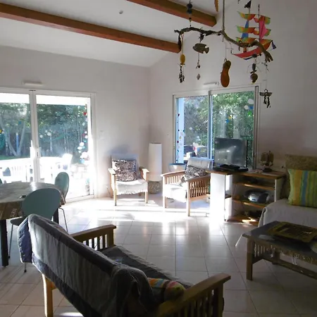 펜션 : Maison 5 Pers, Jardin, Animaux Admis - Fr-1-823-43 *