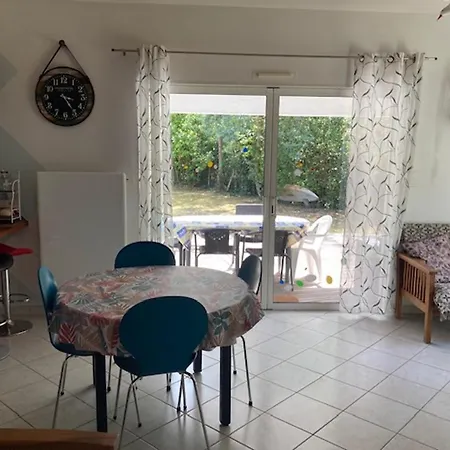 펜션 : Maison 5 Pers, Jardin, Animaux Admis - Fr-1-823-43 *