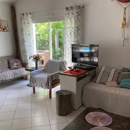 : Maison 5 Pers, Jardin, Animaux Admis - Fr-1-823-43 *