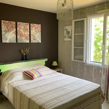 : Maison 5 Pers, Jardin, Animaux Admis - Fr-1-823-43